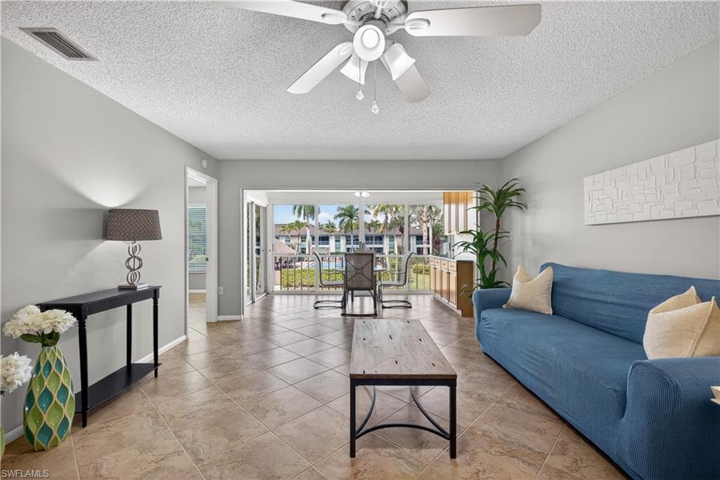 325 Charlemagne BLVD A206 NAPLES, FL 34112