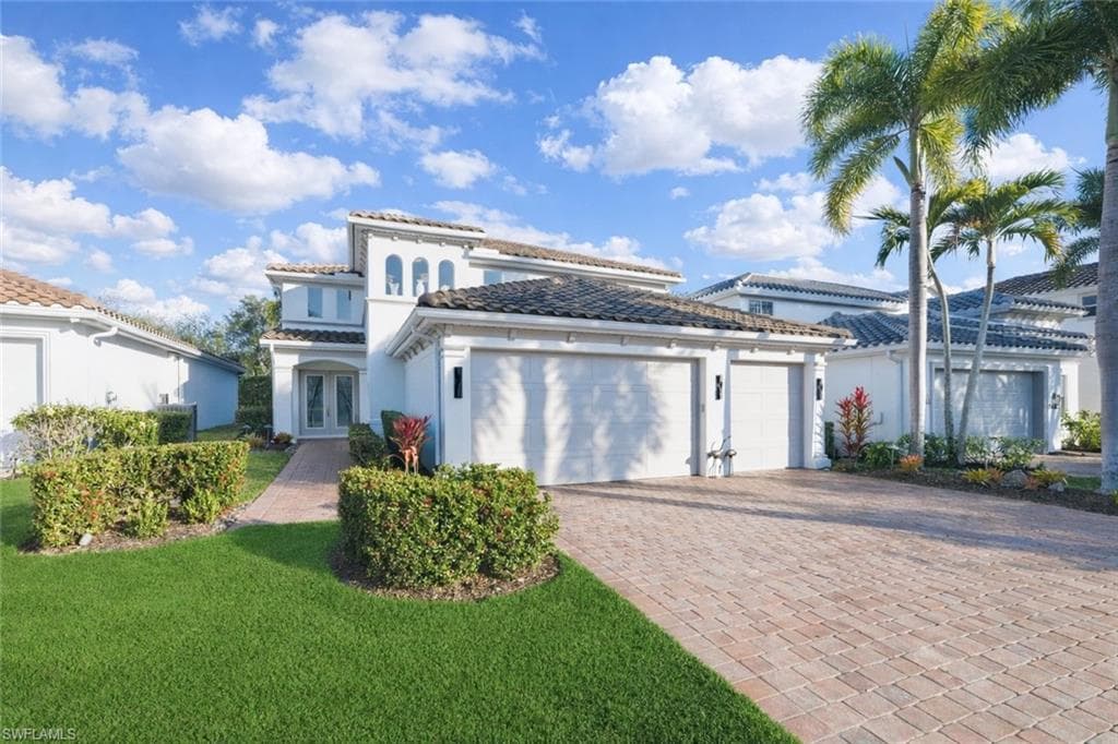 5686 Lago Villaggio WAY NAPLES, FL 34104