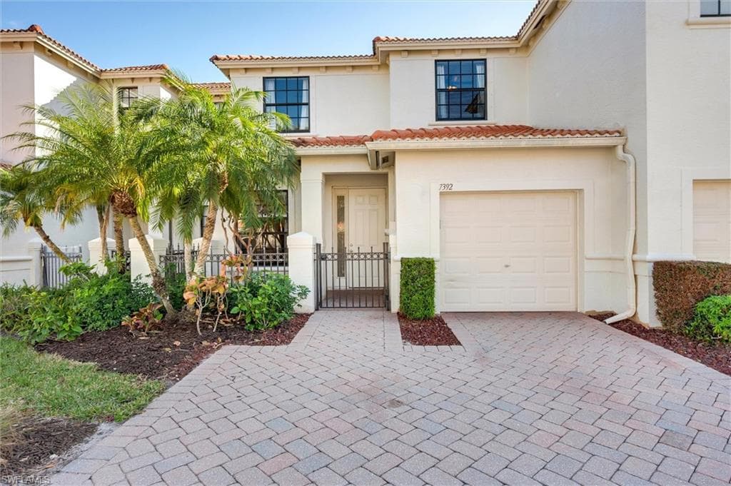 7392 Bristol CIR NAPLES, FL 34120