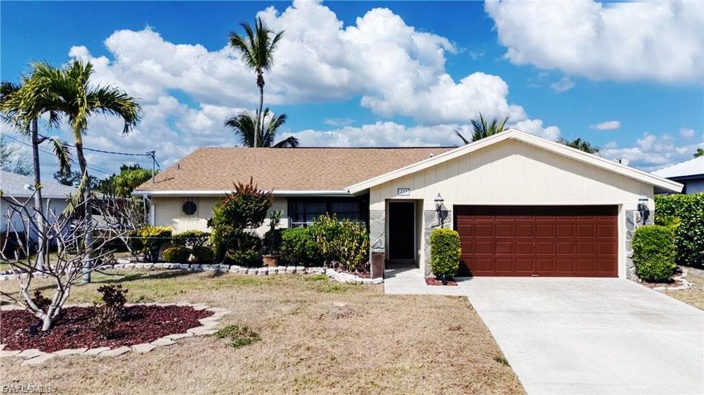 233 SW 42nd TER CAPE CORAL, FL 33914