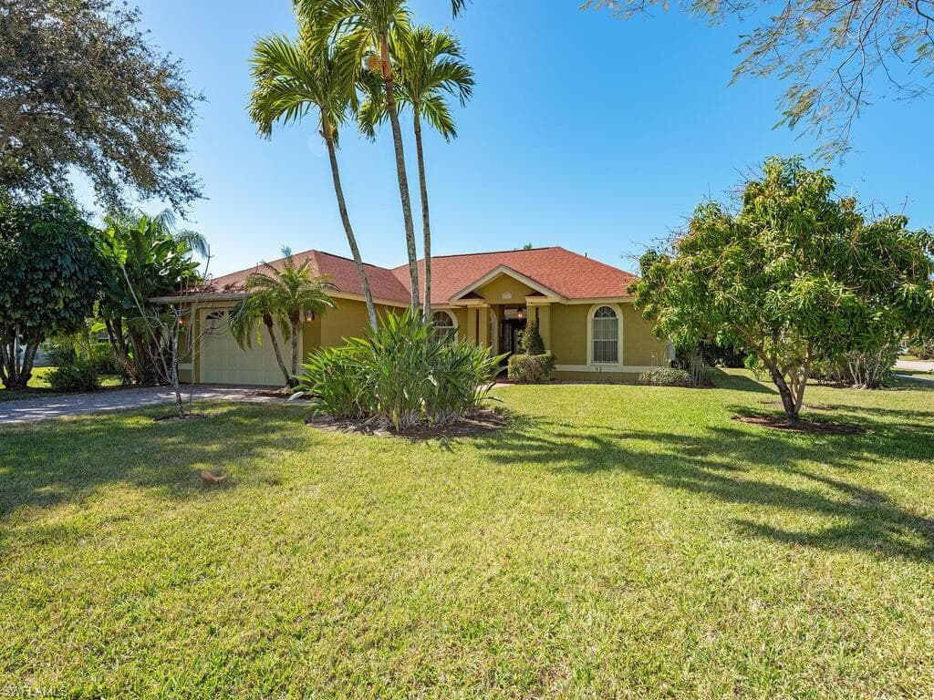 6827 Darby CT NAPLES, FL 34104