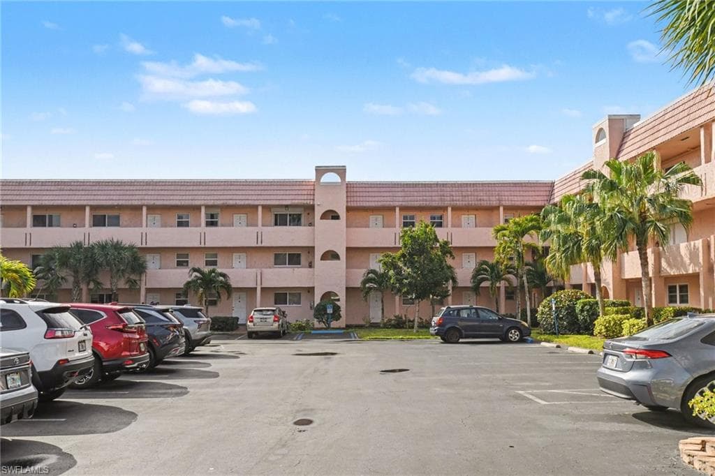 200 Forest Lakes BLVD 305 NAPLES, FL 34105