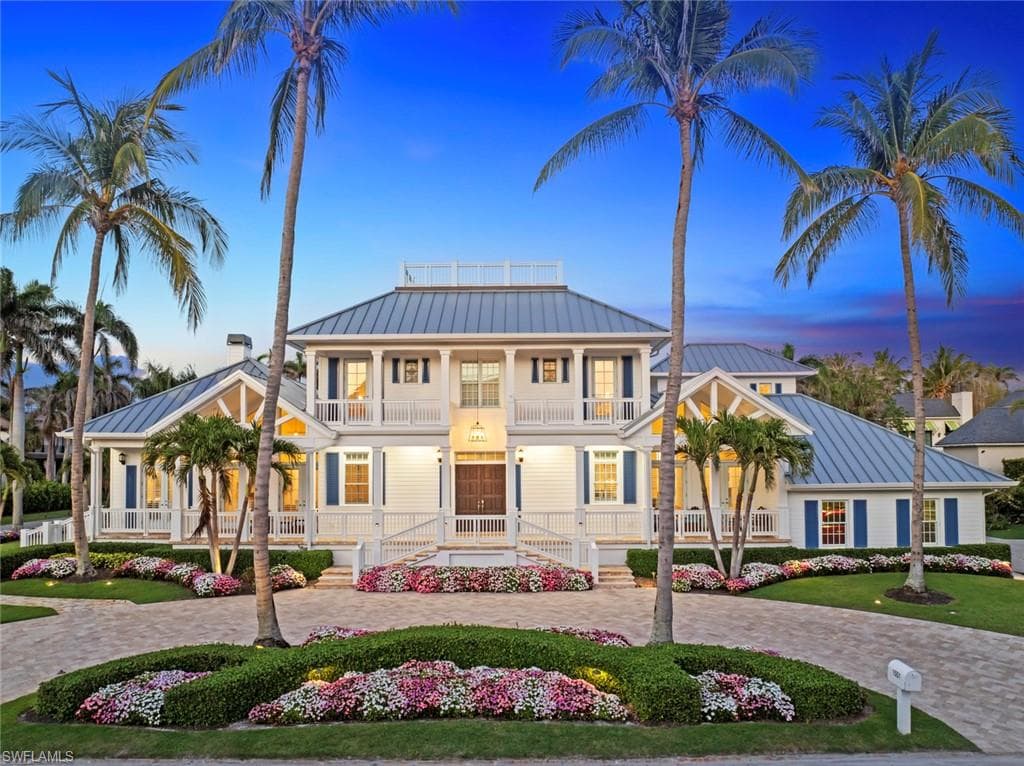 1551 Gulf Shore BLVD S NAPLES, FL 34102