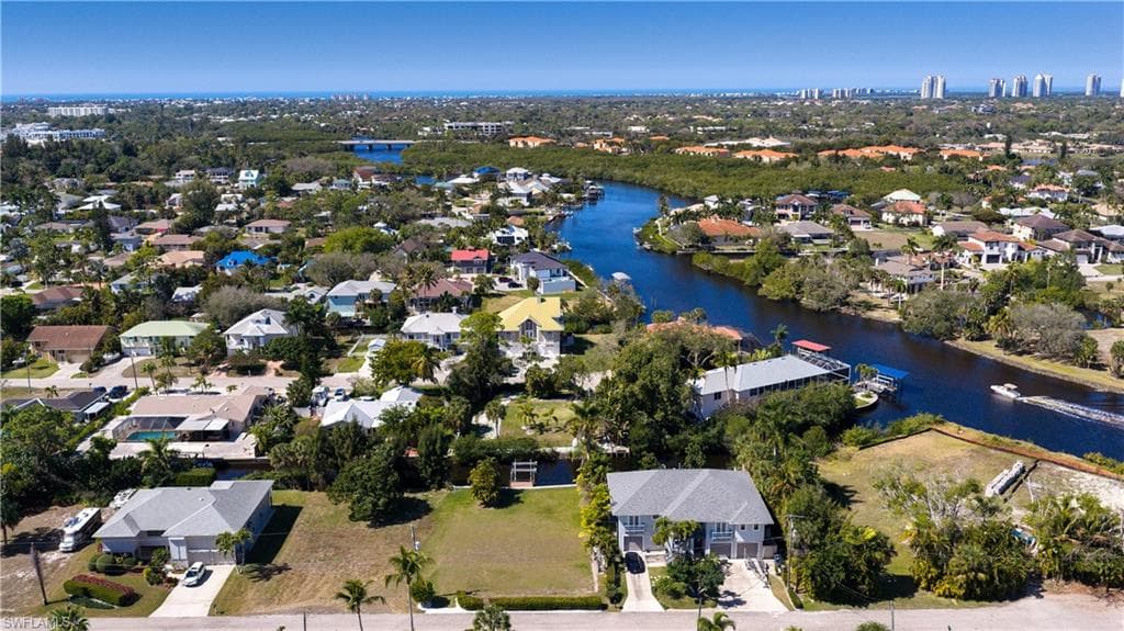 27257 Barbarosa ST BONITA SPRINGS, FL 34135