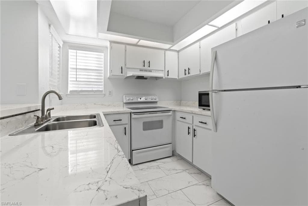 1931 Rookery Bay DR 202 NAPLES, FL 34114