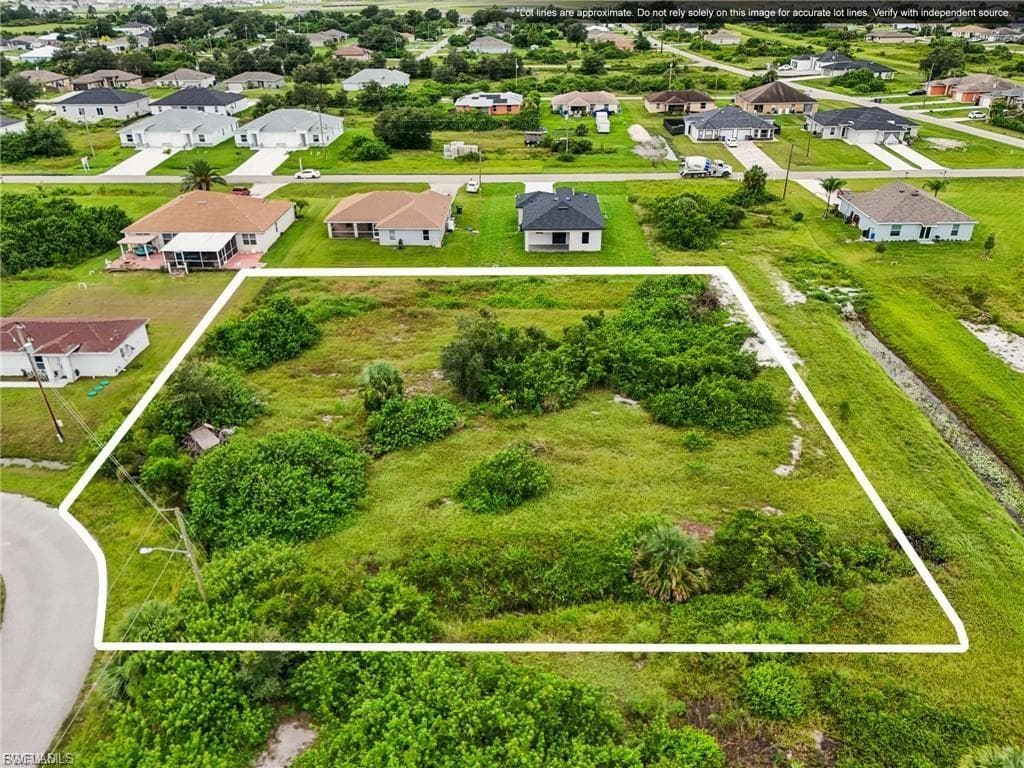 372 Pinafore AVE LEHIGH ACRES, FL 33974