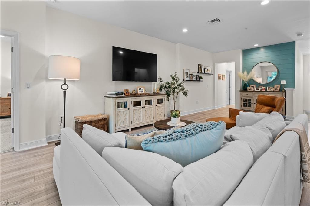 2280 Priory LN 1106 NAPLES, FL 34120