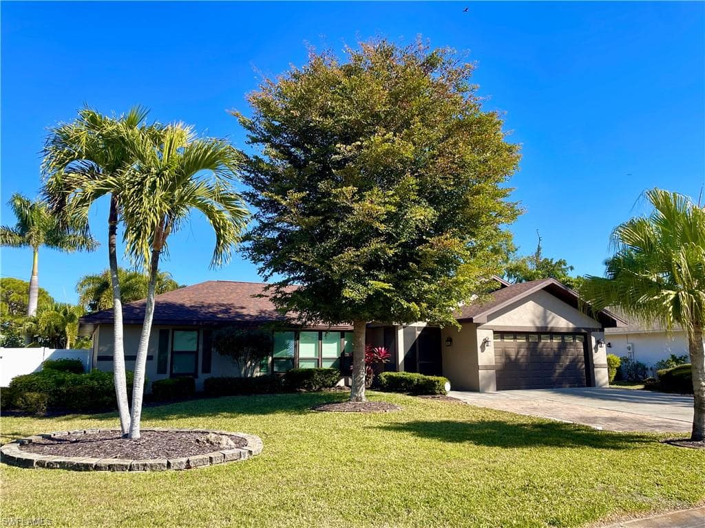 663 Astarias CIR FORT MYERS, FL 33919