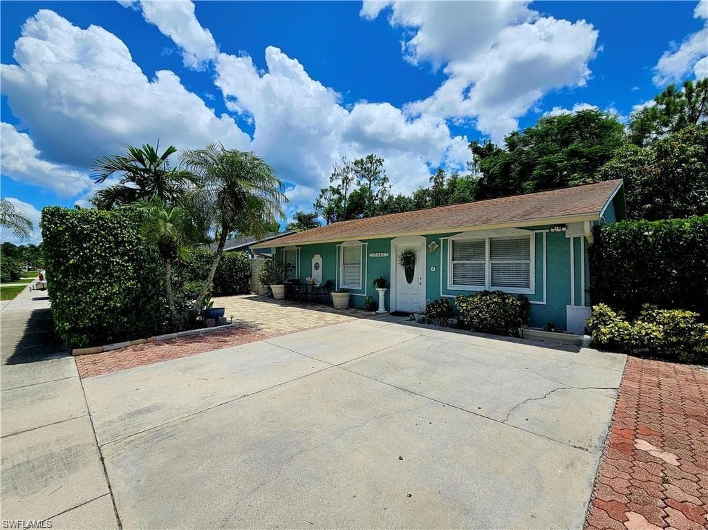 12043 Sitterley ST NAPLES, FL 34113