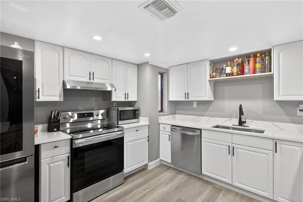 7123 Penner LN 6 FORT MYERS, FL 33907