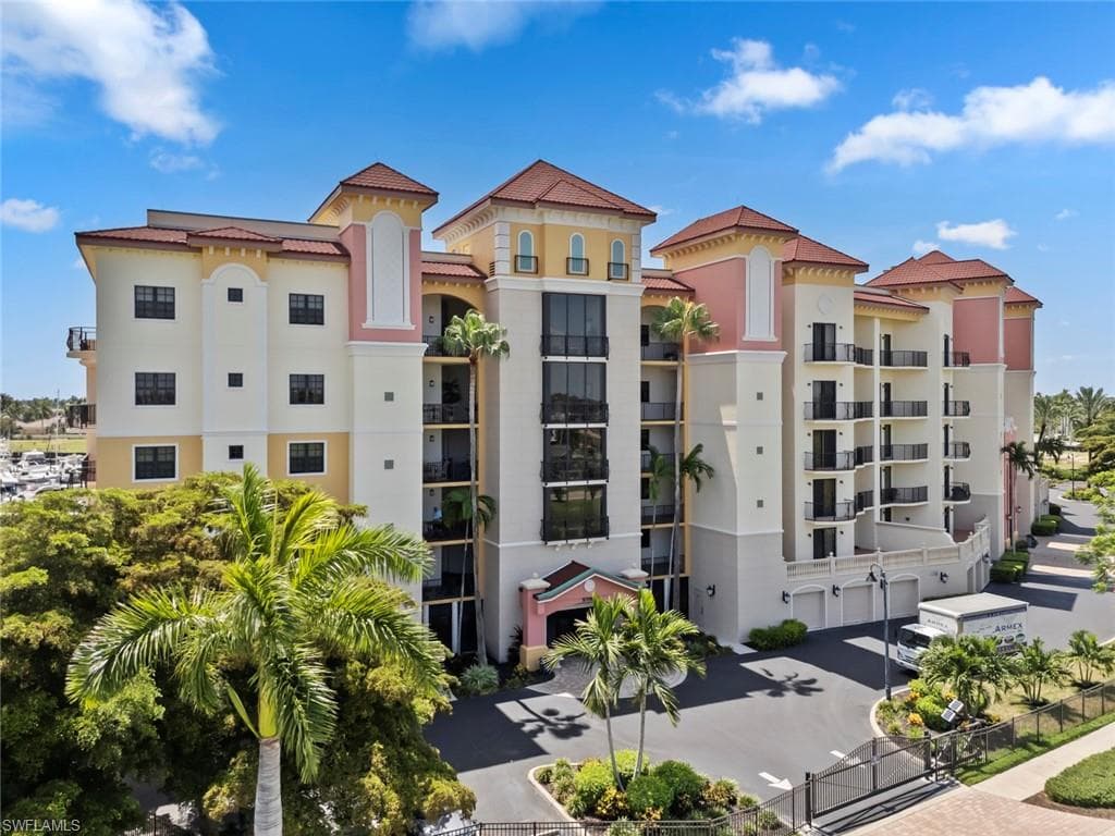5706 Cape Harbour DR 211 CAPE CORAL, FL 33914