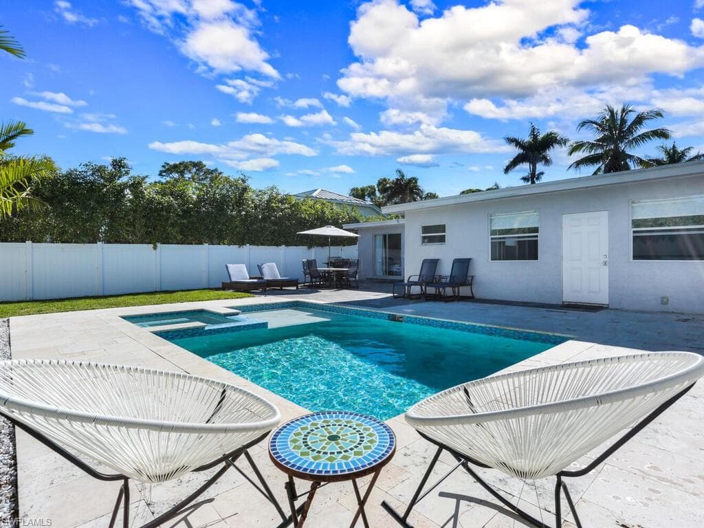 1279 10th AVE N NAPLES, FL 34102