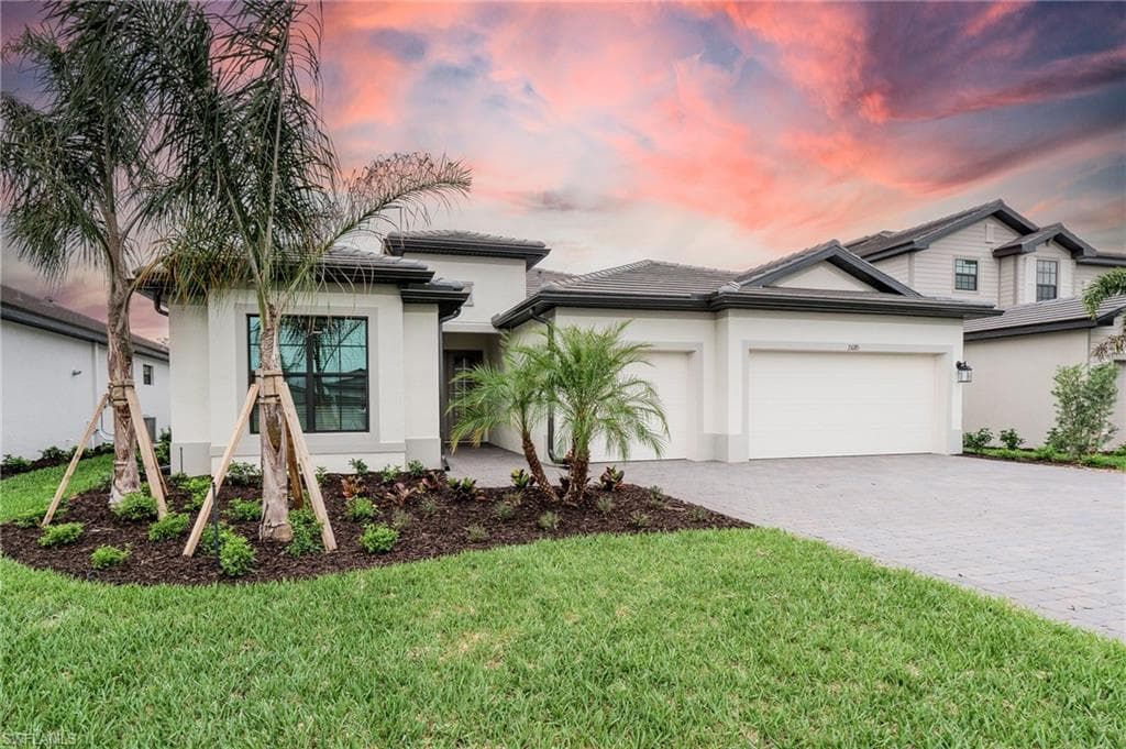 21085 Verawood LOOP ESTERO, FL 33928