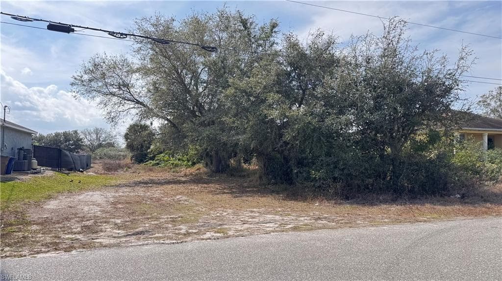 480 Redwing ST LEHIGH ACRES, FL 33974