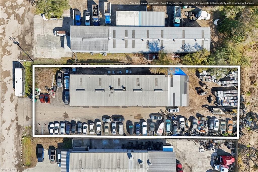 7521 Aluminum RD NORTH FORT MYERS, FL 33903
