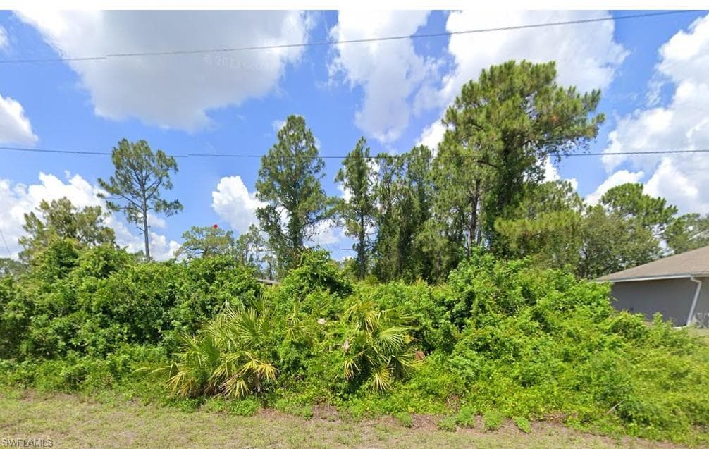 528 Potter AVE S LEHIGH ACRES, FL 33974