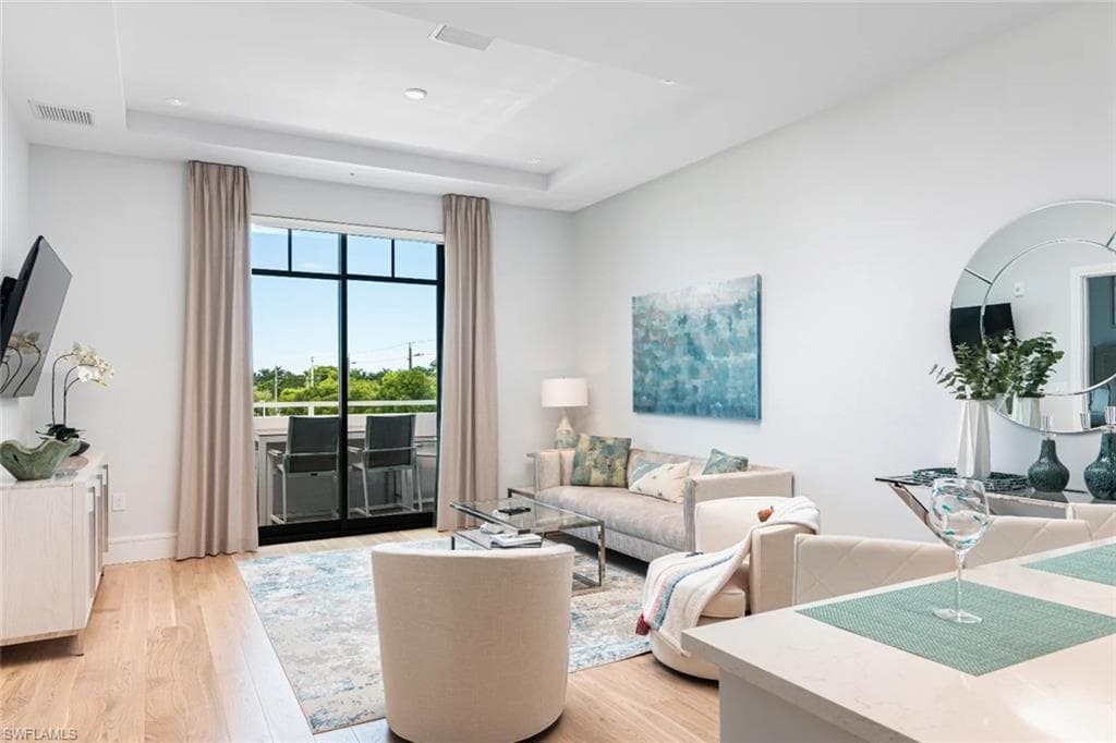 101 8th ST S 304 NAPLES, FL 34102