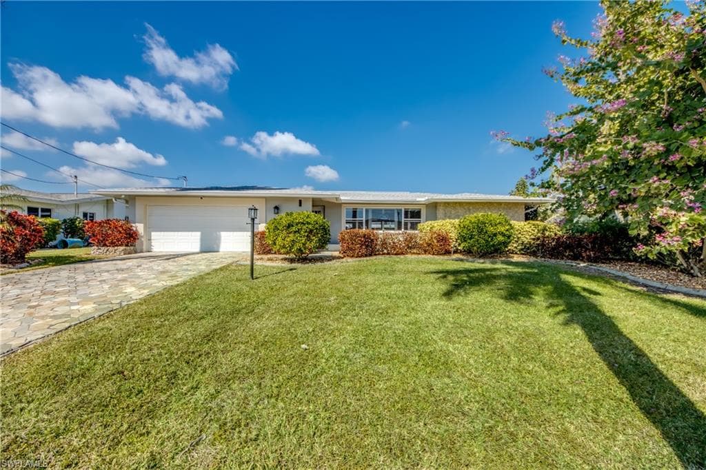917 SE 43rd TER CAPE CORAL, FL 33904