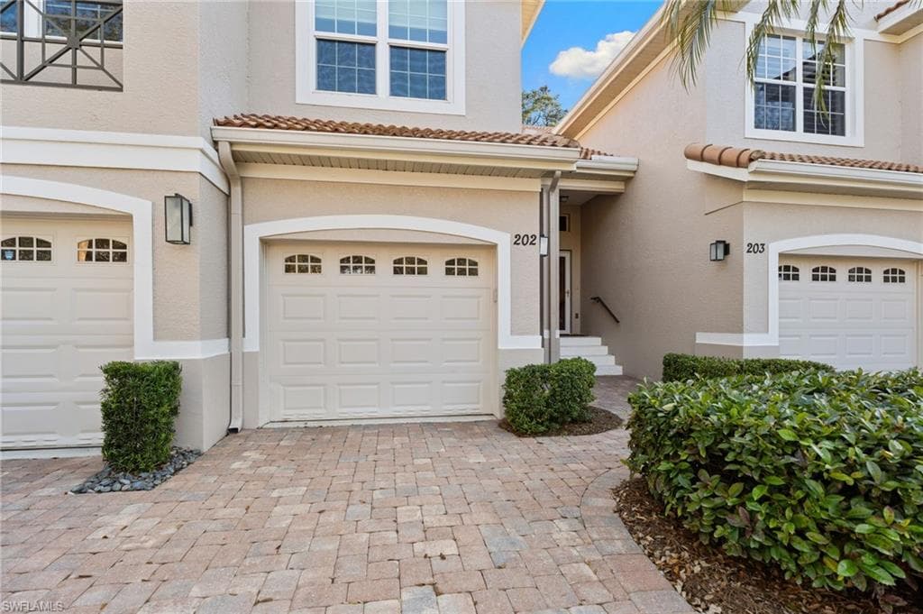1665 Winding Oaks WAY 202 NAPLES, FL 34109