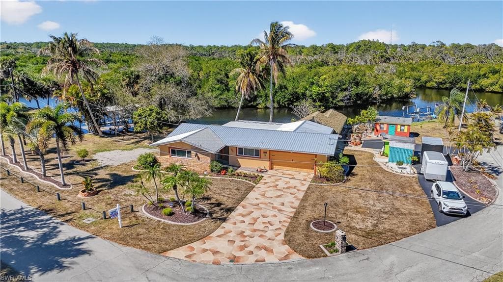 1324 Thompson ST NORTH FORT MYERS, FL 33903