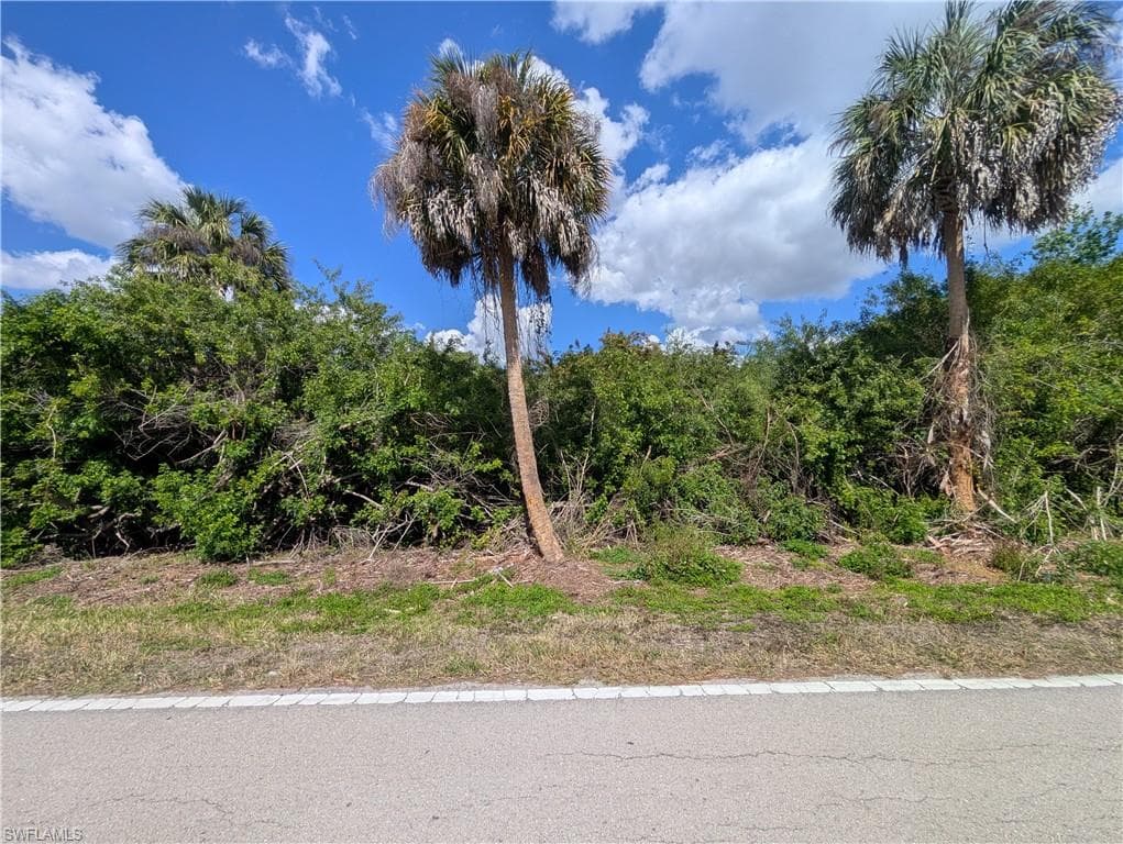 XXXX 18th AVE NE NAPLES, FL 34120