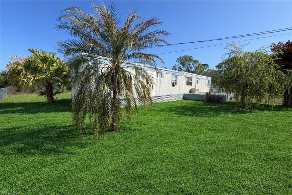 2204 Tucker LN NORTH FORT MYERS, FL 33917
