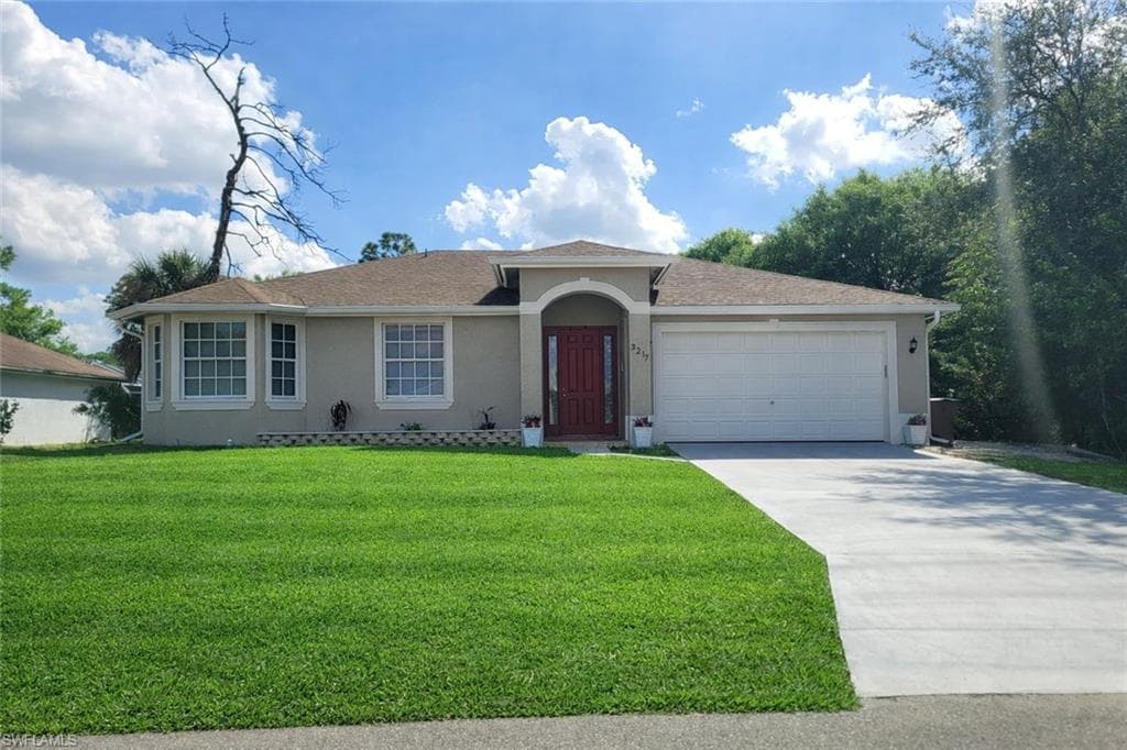 3217 50th ST W LEHIGH ACRES, FL 33971