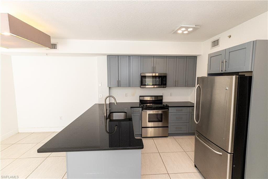 6490 Aragon WAY 104 FORT MYERS, FL 33966