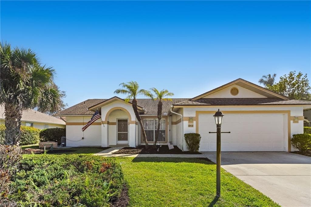 842 Charlemagne BLVD NAPLES, FL 34112