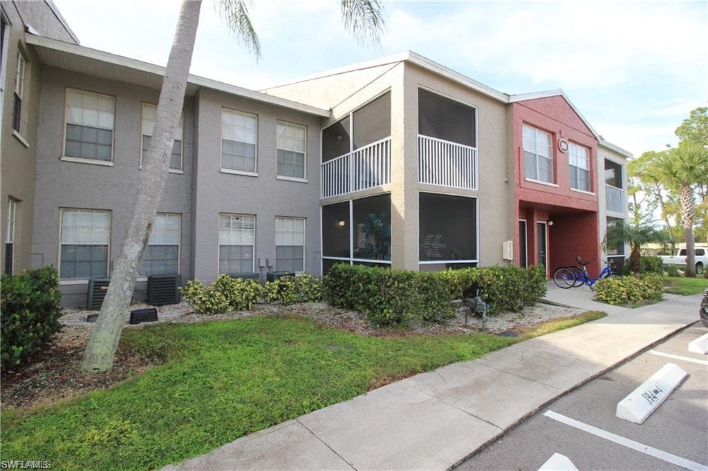 194 Santa Clara DR 194 NAPLES, FL 34104