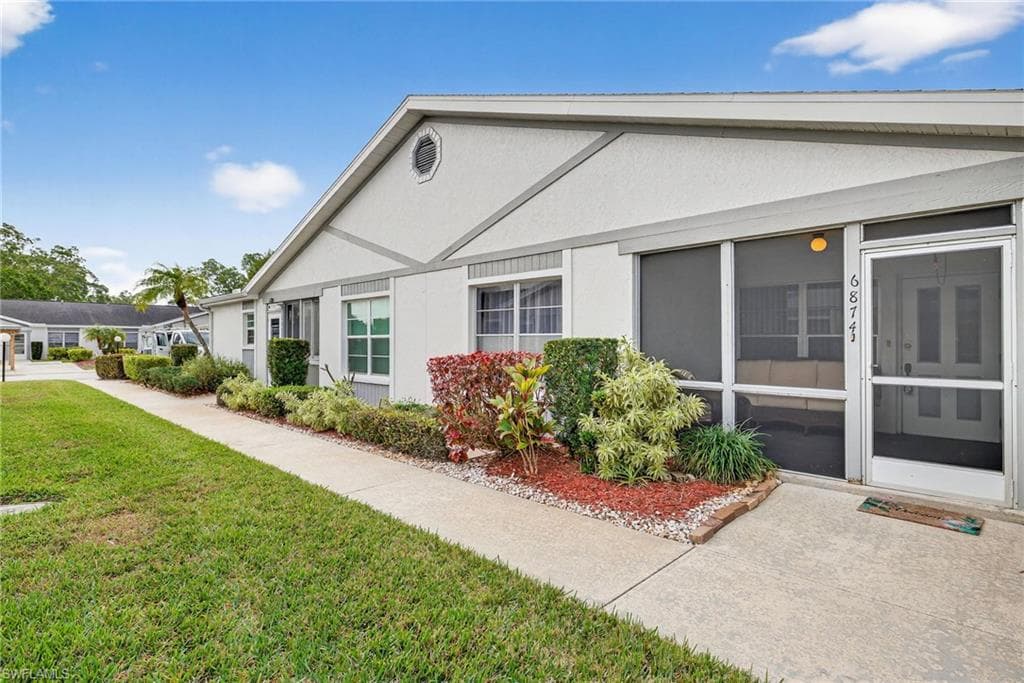 6874 Bogey DR FORT MYERS, FL 33919