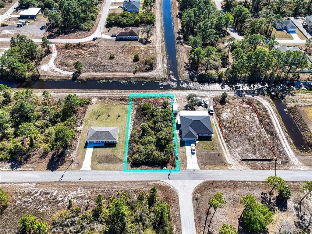 954 Lakeside DR LEHIGH ACRES, FL 33974