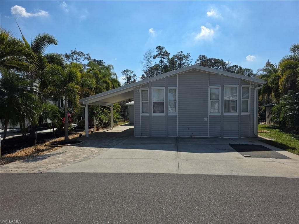 5881 Brightwood DR FORT MYERS, FL 33905