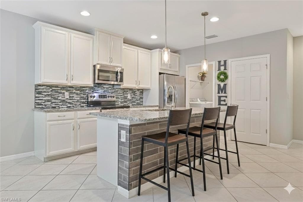 4390 Dutchess Park RD FORT MYERS, FL 33916
