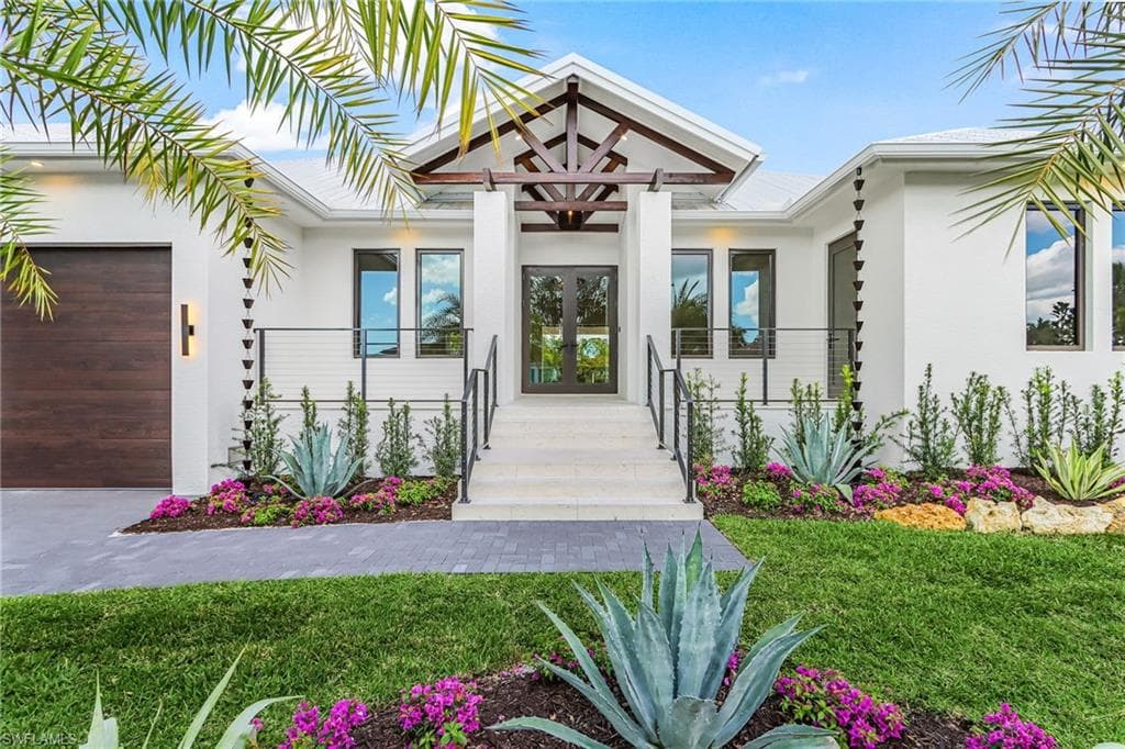 2393 Longboat DR NAPLES, FL 34104