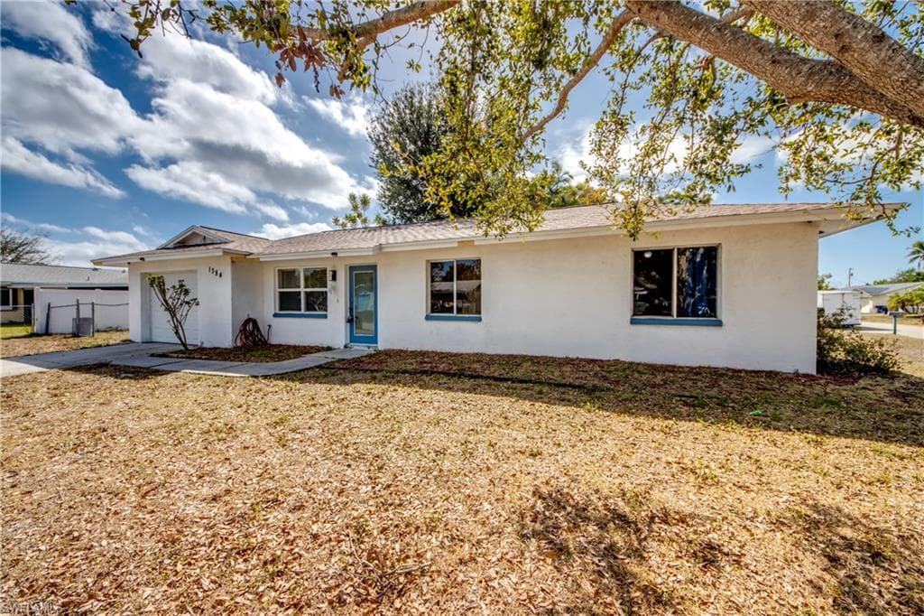 1384 Sourwood CT NORTH FORT MYERS, FL 33917