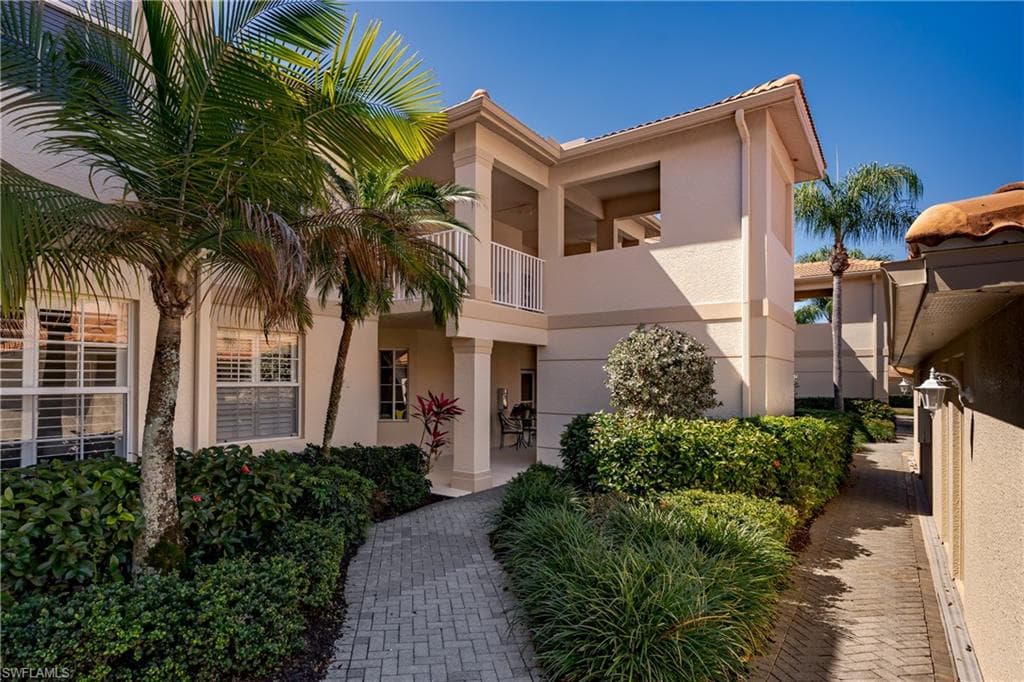 3972 Bishopwood CT E 2-203 NAPLES, FL 34114