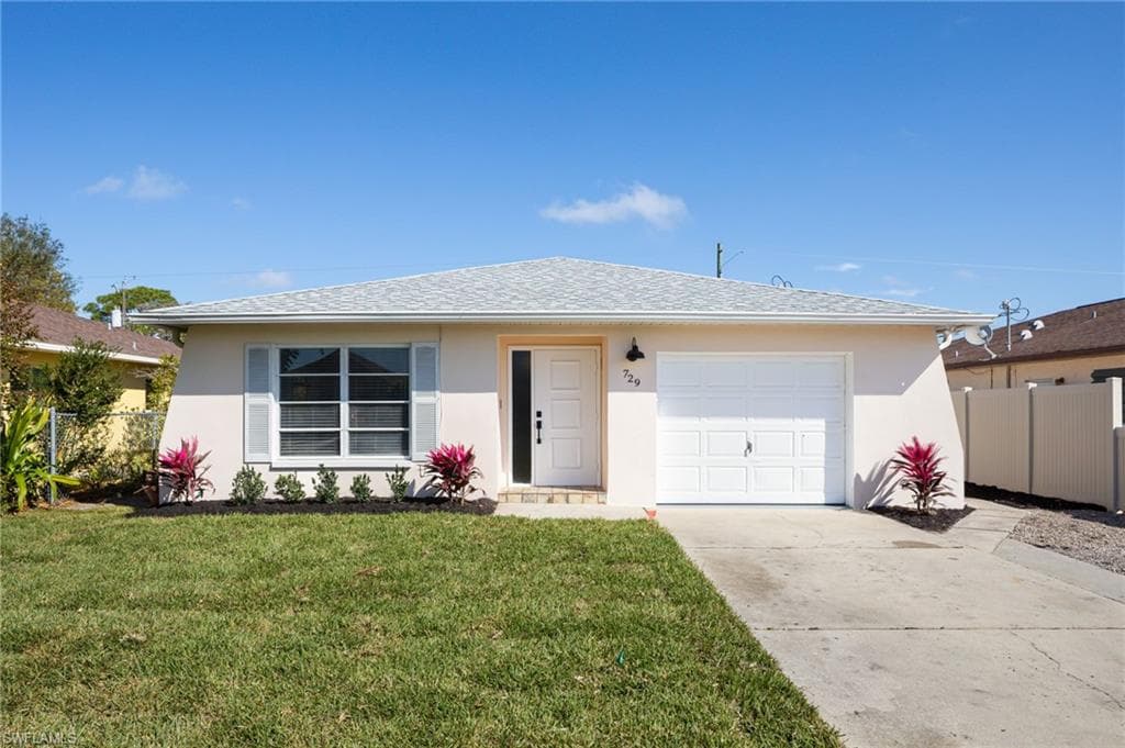 729 103rd AVE N NAPLES, FL 34108
