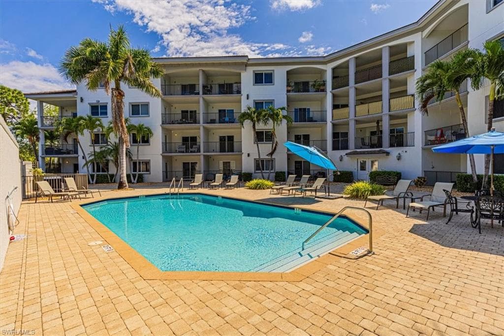 1100 Pine Ridge RD B106 NAPLES, FL 34108
