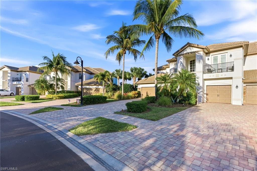 8035 Players Cove DR 9 NAPLES, FL 34113