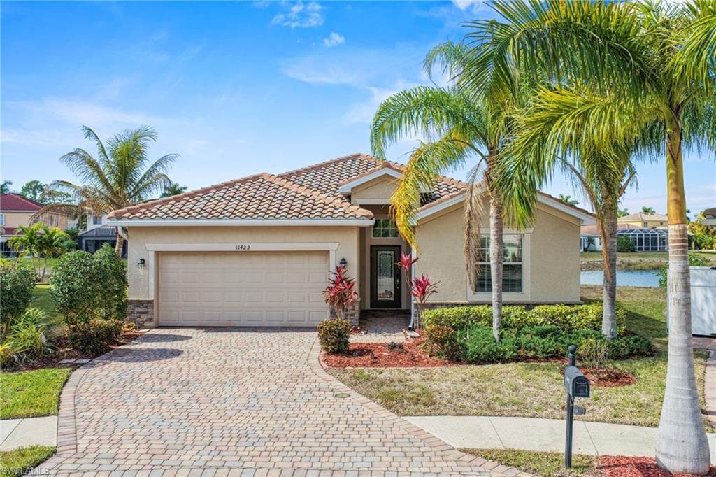 11422 Icarus CIR LEHIGH ACRES, FL 33971
