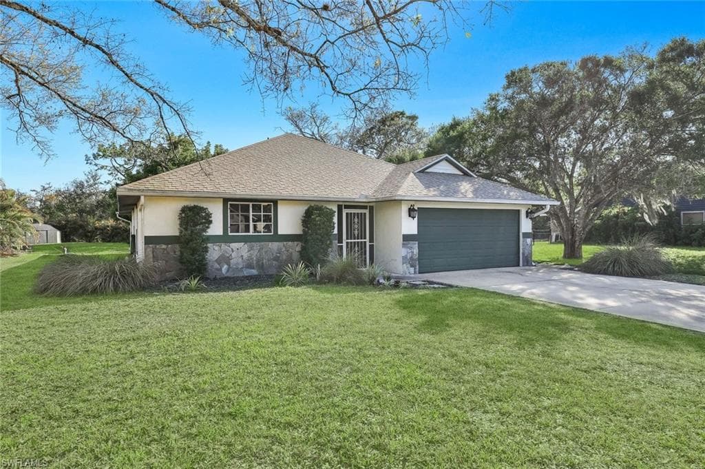 17855 Chesterfield RD NORTH FORT MYERS, FL 33917