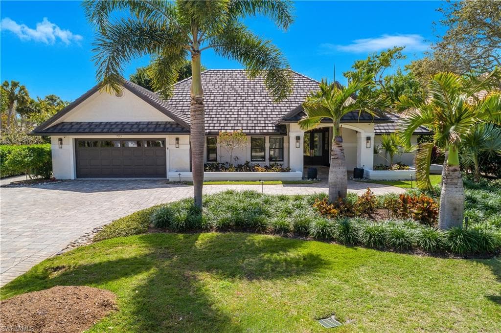 720 Shadow Lake LN NAPLES, FL 34108