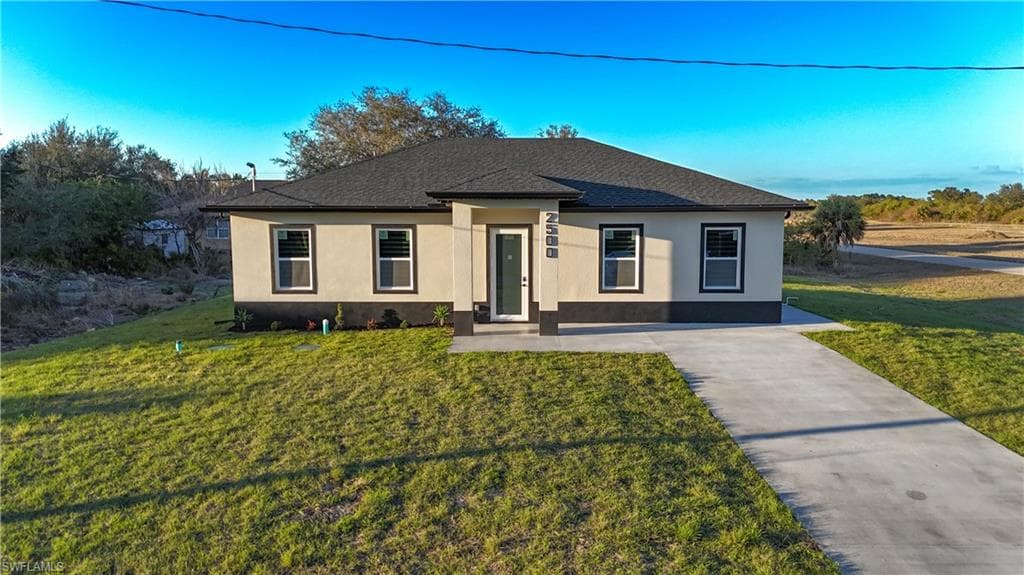 2500 72nd ST W LEHIGH ACRES, FL 33971
