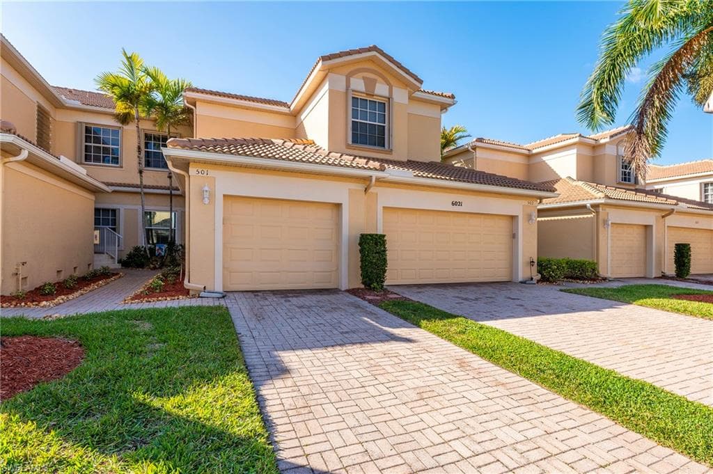 6021 Jonathans Bay CIR 501 FORT MYERS, FL 33908