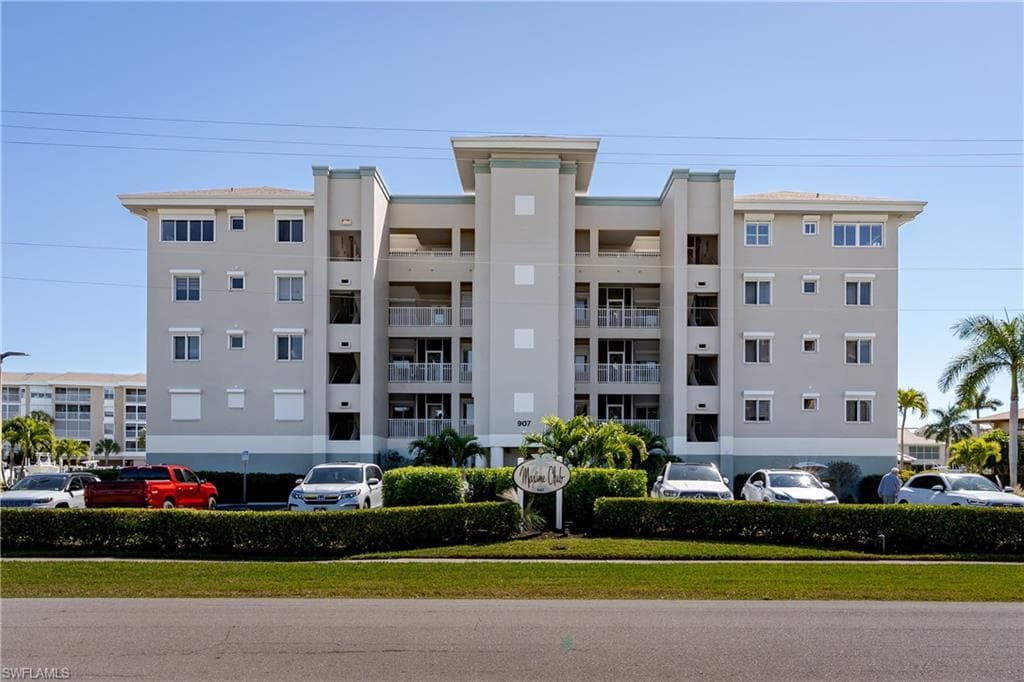 907 Panama CT 203 MARCO ISLAND, FL 34145
