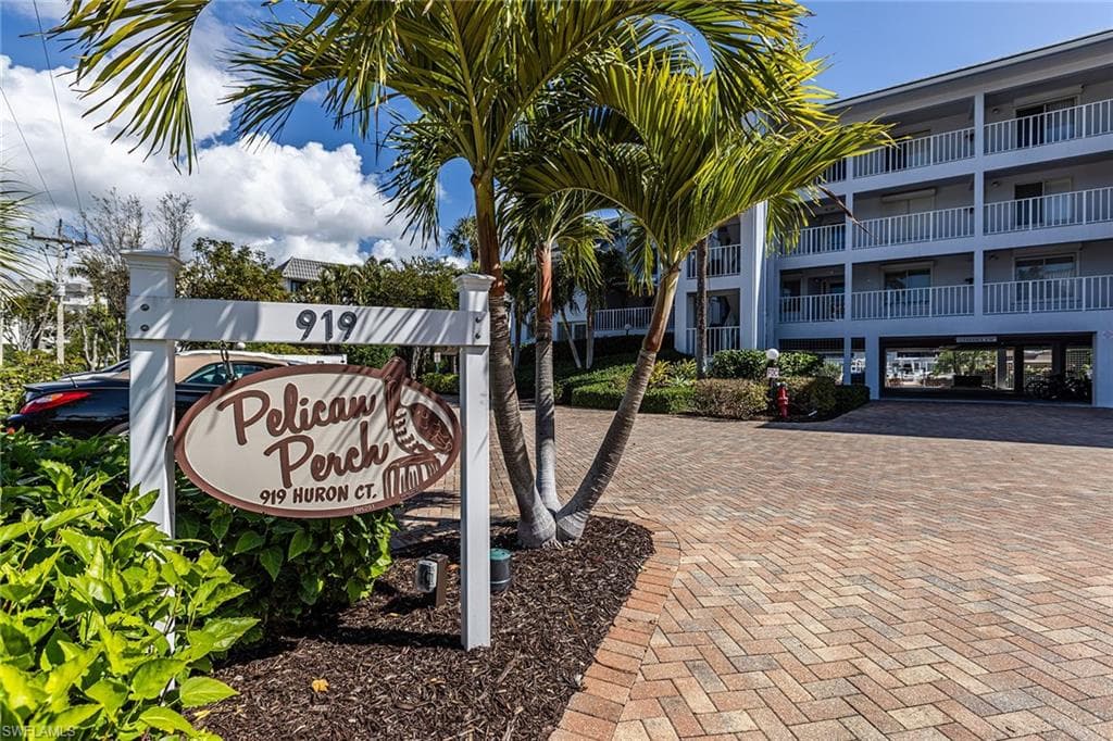 919 Huron CT 101 MARCO ISLAND, FL 34145