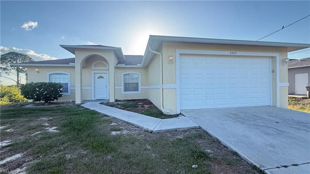 2902 Colin AVE S LEHIGH ACRES, FL 33976