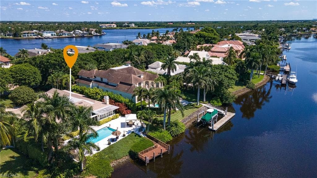 950 Galleon DR NAPLES, FL 34102