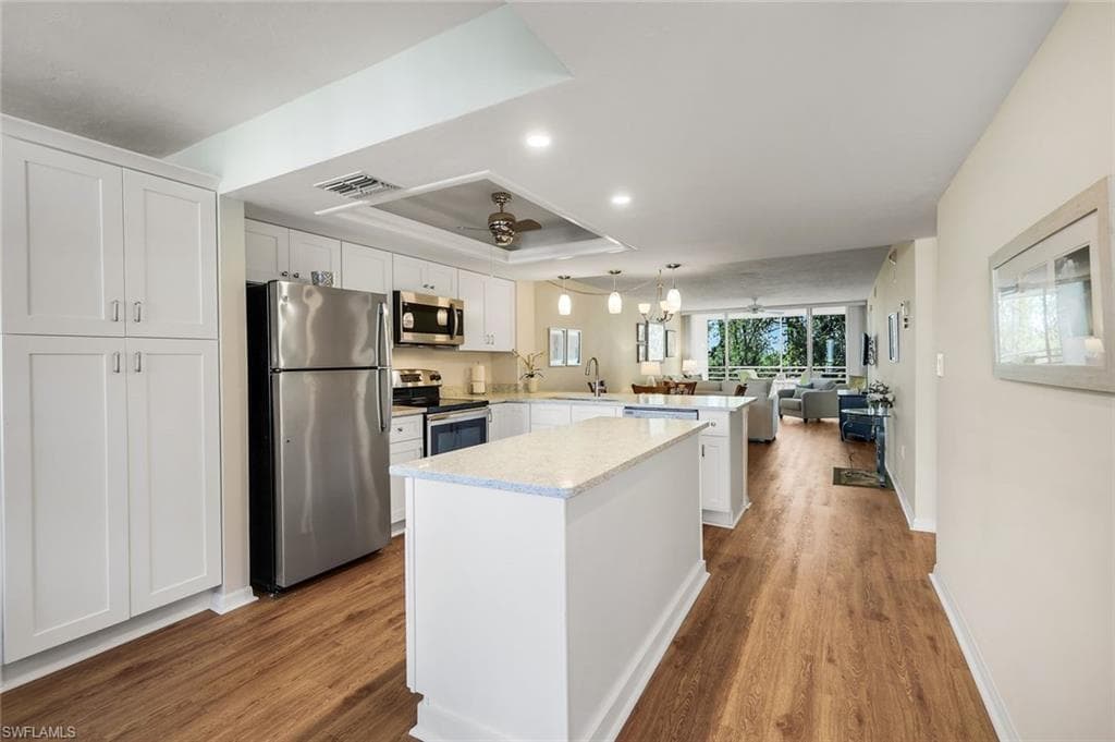 270 Naples Cove DR 3205 NAPLES, FL 34110